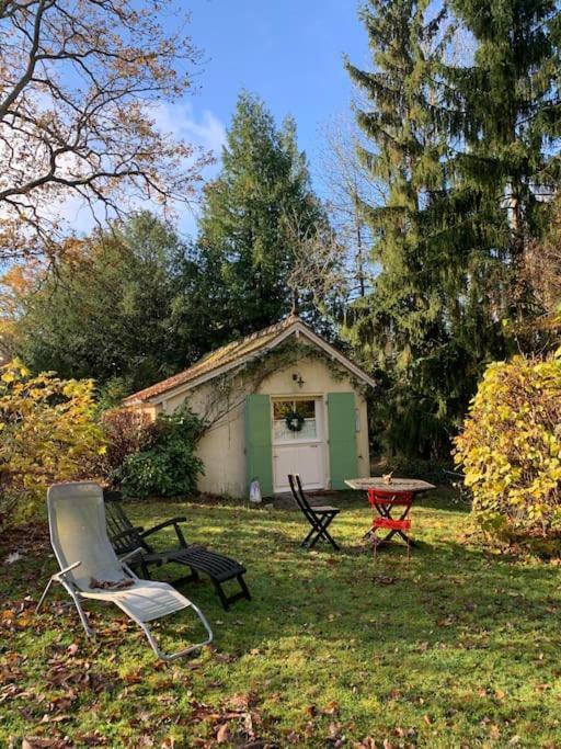 Maisonnette En Clairiere De Foret Gambais Exteriör bild